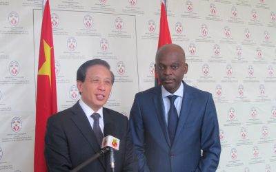 Zhang Yesui et Robert Dussey